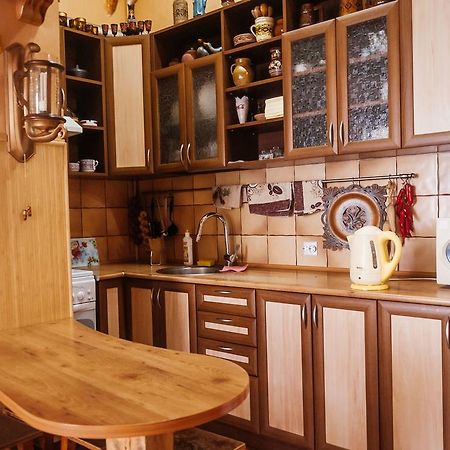 Apartment Na Shevchenka 3 Lviv Luaran gambar